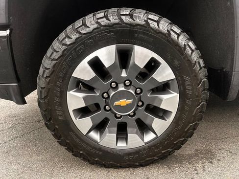 Used 2021 Chevrolet Silverado 2500 Custom w/ Custom Convenience Package AWD/4WD image 32