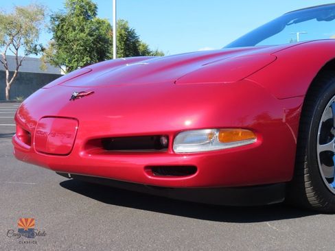Used 2004 Chevrolet Corvette Convertible w/ Preferred Equipment Group image 38