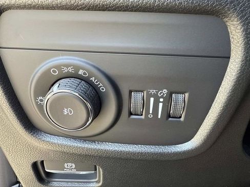 New 2025 Jeep Grand Cherokee Limited w/ Black Appearance Package image 29