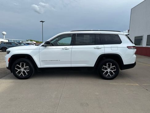 Used 2024 Jeep Grand Cherokee L Limited image 8