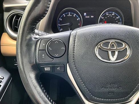 Used 2018 Toyota RAV4 XLE image 20