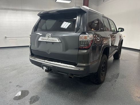 Used 2017 Toyota 4Runner Limited image 4