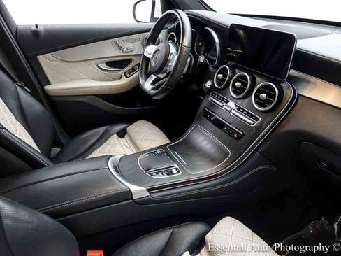 Used 2021 Mercedes-Benz GLC 300 4MATIC image 32