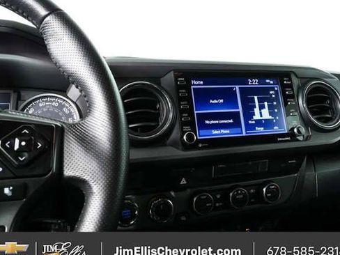 Used 2022 Toyota Tacoma TRD Sport w/ Technology Package AWD/4WD image 12
