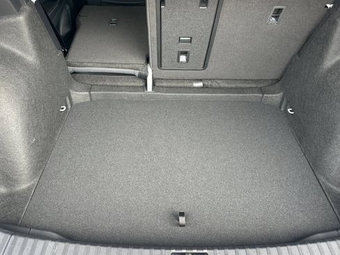 New 2026 Volkswagen Taos SE FWD image 15