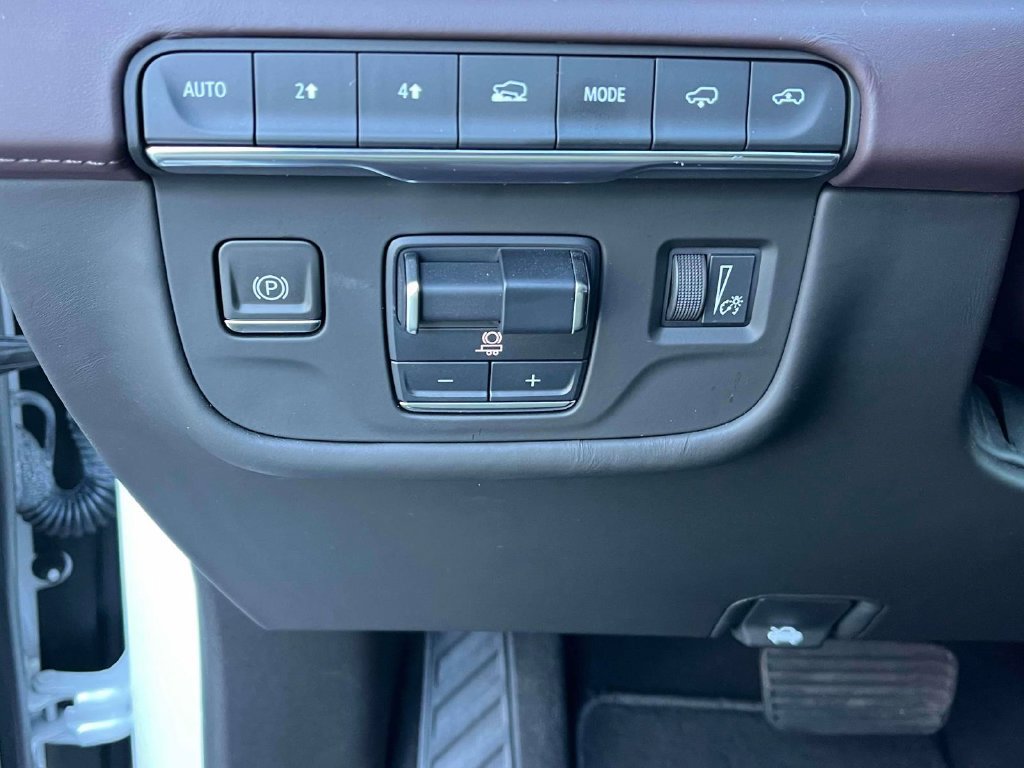Certified 2021 Cadillac Escalade Premium Luxury Platinum AWD/4WD image 31