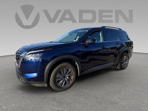 Used 2025 Nissan Pathfinder SV FWD image 22