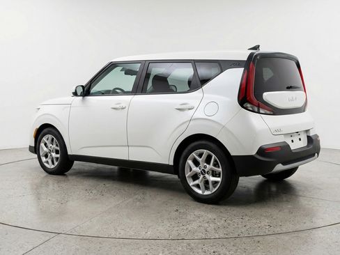 Used 2025 Kia Soul LX w/ LX Technology Package FWD image 5
