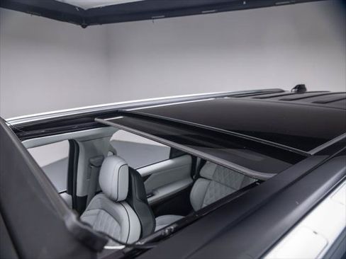 New 2026 Lincoln Navigator L Black Label AWD/4WD image 14