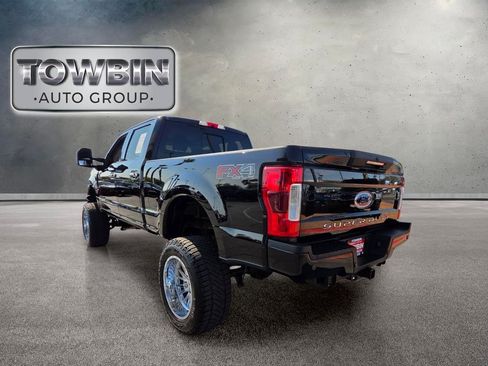 Used 2019 Ford F250 Lariat w/ Lariat Ultimate Package AWD/4WD image 6
