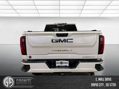 Used 2024 GMC Sierra 2500 Denali Ultimate AWD/4WD image 5