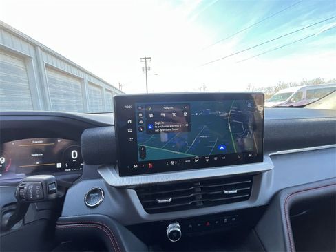 Used 2025 Ford Explorer ST-Line w/ ST-Line Street Pack image 18