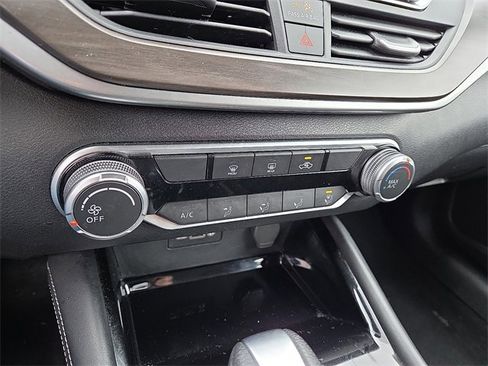 Used 2023 Nissan Altima 2.5 SV image 16