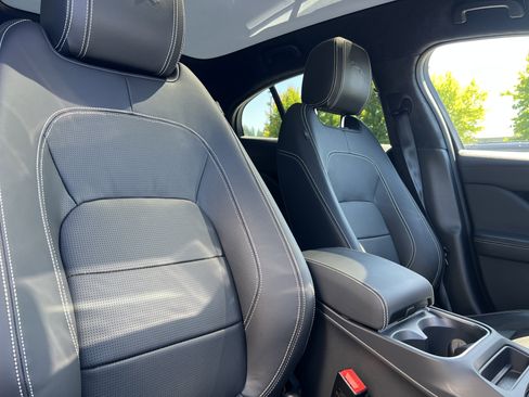 Certified 2024 Jaguar I-PACE R-Dynamic HSE AWD/4WD image 12