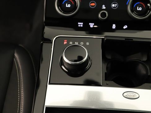Used 2018 Land Rover Range Rover Velar R-Dynamic SE image 21