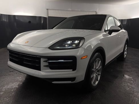 Certified 2026 Porsche Cayenne Coupe AWD/4WD image 35