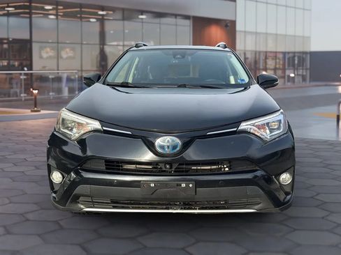 Used 2016 Toyota RAV4 Limited image 2