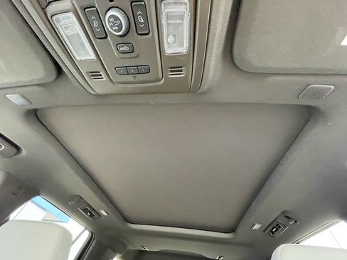 Used 2023 Chevrolet Tahoe Z71 w/ Luxury Package AWD/4WD image 20