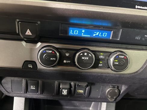 Used 2021 Toyota Tacoma SR5 RWD image 17