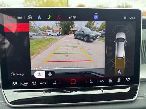 Used 2025 Volkswagen Tiguan SE image 20