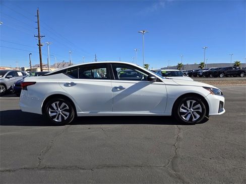 Used 2025 Nissan Altima 2.5 S image 3