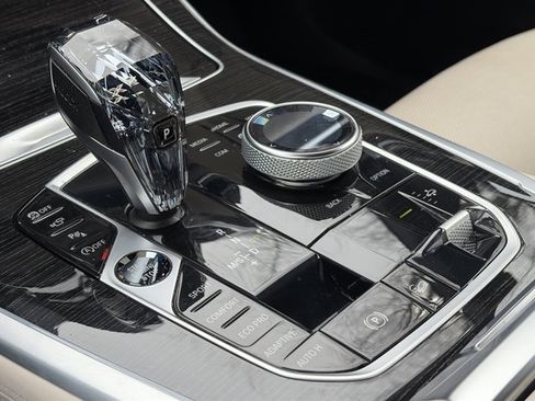 Used 2020 BMW X7 xDrive40i w/ M Sport Package image 29