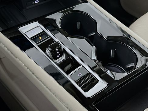 New 2026 Volkswagen Atlas SE image 16