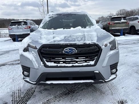 Used 2023 Subaru Forester Premium image 4