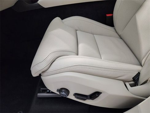 New 2026 Volvo XC90 B6 Ultra w/ Protection Package image 25