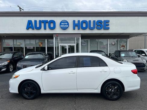 Used 2011 Toyota Corolla LE FWD image 8