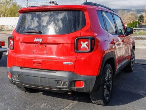 Used 2018 Jeep Renegade Latitude w/ Cold Weather Group image 4