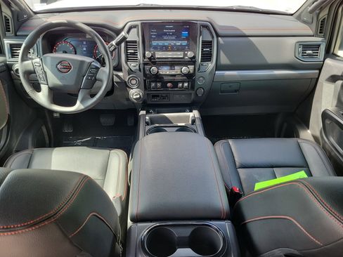 Used 2024 Nissan Titan PRO-4X w/ Pro-4x Convenience Package AWD/4WD image 14