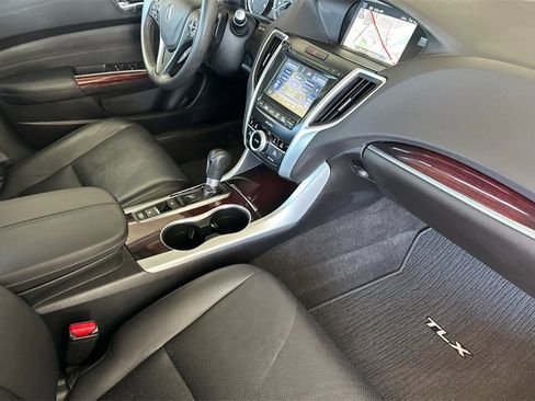 Used 2015 Acura TLX w/ Technology Package image 12