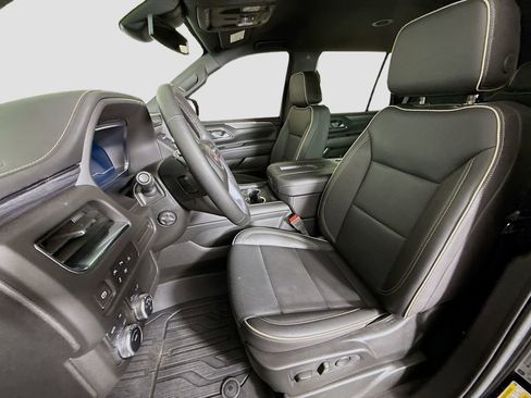 Used 2024 GMC Yukon SLT w/ SLT Luxury Package image 20