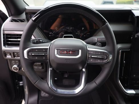 New 2026 GMC Yukon Elevation w/ Elevation Premium Package AWD/4WD image 13