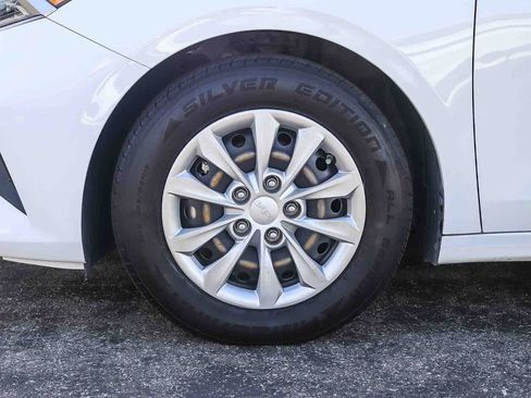 Used 2022 Kia Forte Sedan FWD image 10