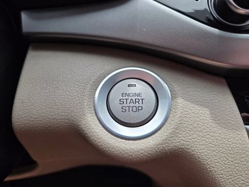 Used 2018 Hyundai Elantra Limited FWD image 31