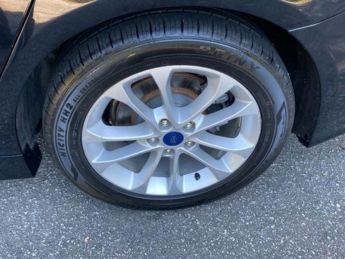 Used 2020 Ford Fusion SE FWD image 9