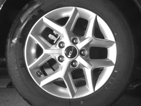 Used 2025 Kia Soul LX w/ LX Technology Package FWD image 15