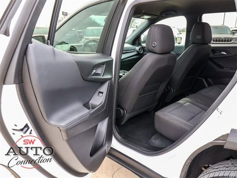 Used 2025 Chevrolet Equinox LT image 21