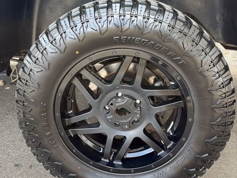 Used 2017 RAM 1500 Express image 37