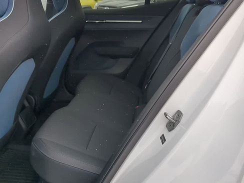 Certified 2025 Volvo EX30 Plus w/ Protection Package Premier image 18