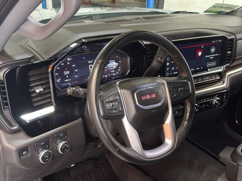 Used 2025 GMC Sierra 1500 SLE w/ Preferred Package AWD/4WD image 18