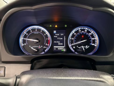 Used 2017 Toyota Highlander AWD V6 image 23