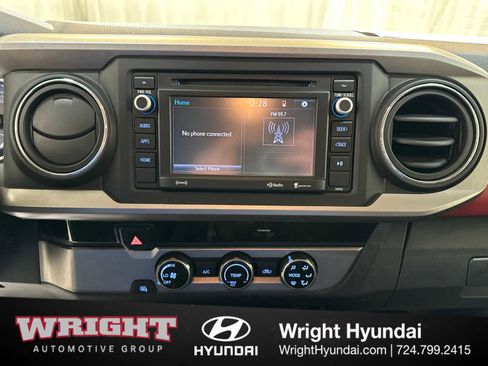Used 2017 Toyota Tacoma SR5 RWD image 23