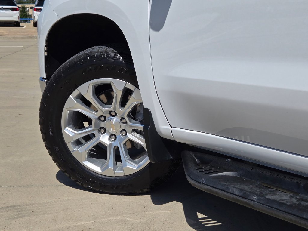 Used 2023 Chevrolet Silverado 1500 LTZ AWD/4WD image 32