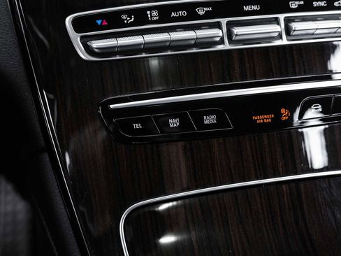 Used 2021 Mercedes-Benz GLC 300 image 27