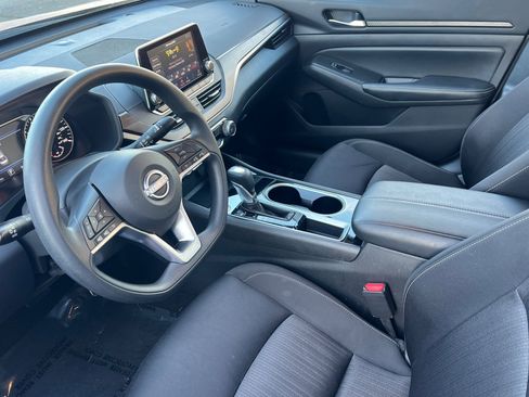 Used 2024 Nissan Altima 2.5 SV image 11