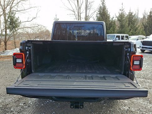 Certified 2022 Jeep Gladiator Overland image 29
