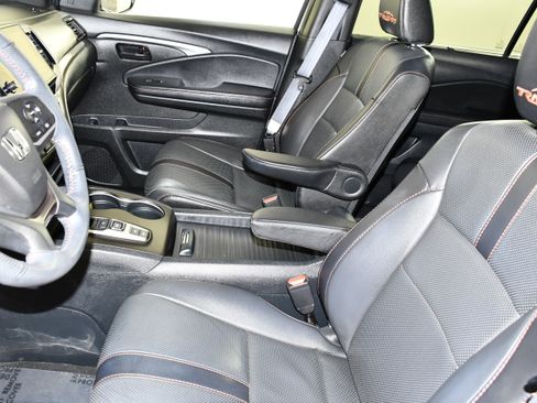 Certified 2022 Honda Passport TrailSport image 40